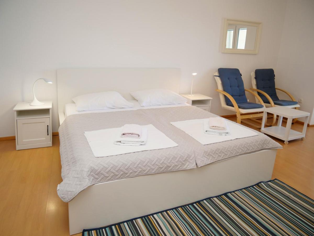 Apartmani Smilja 普利莫顿 外观 照片