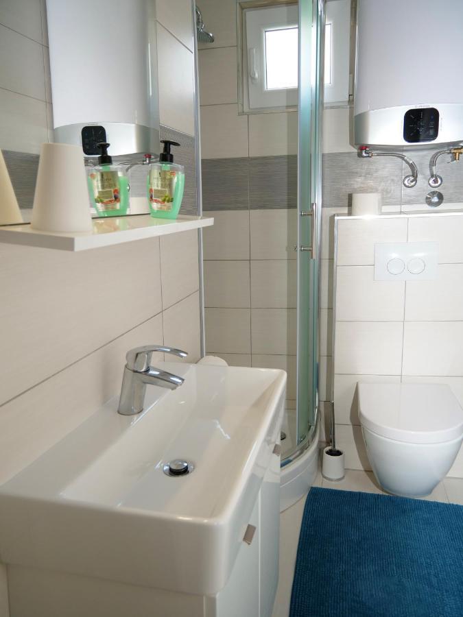Apartmani Smilja 普利莫顿 外观 照片